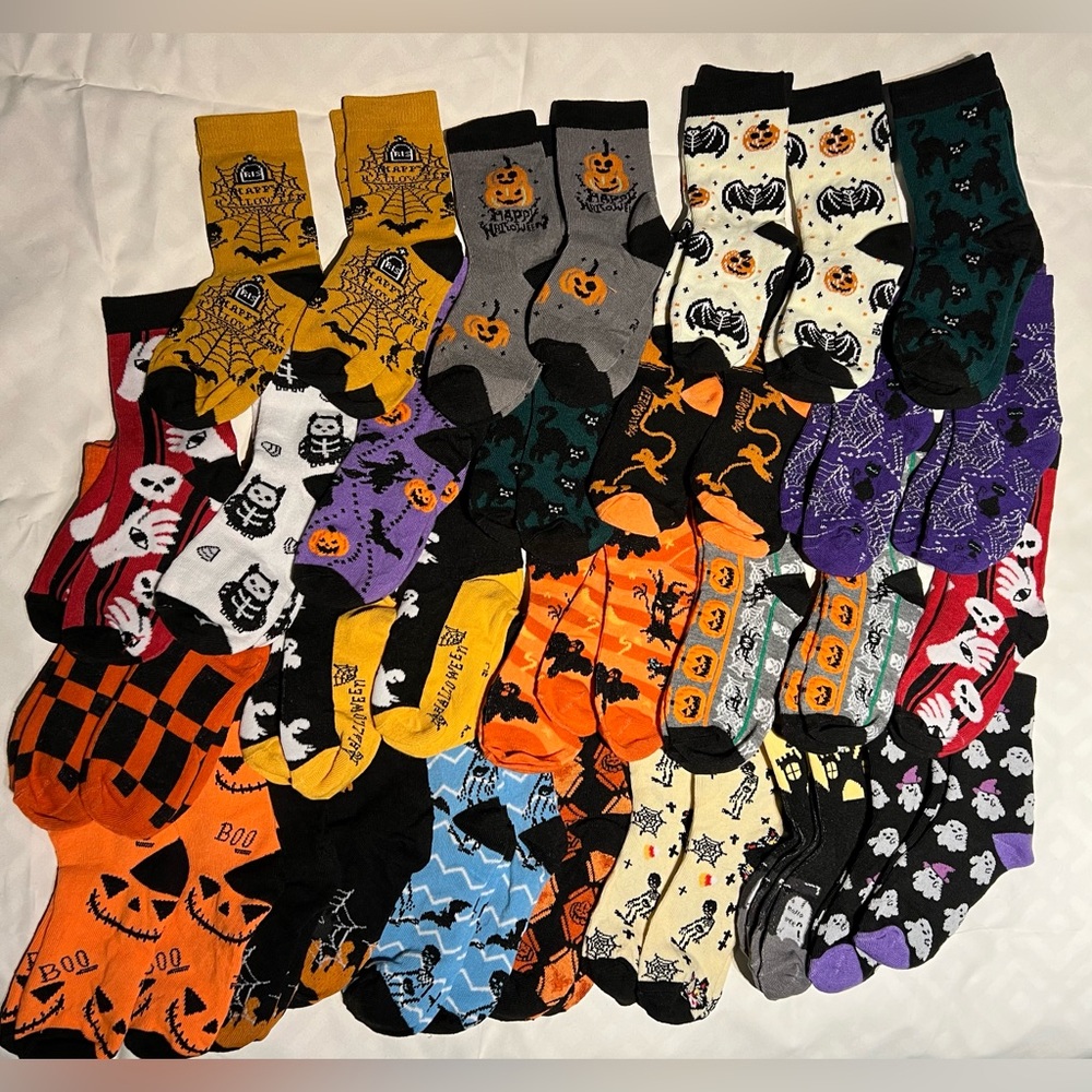 38 pairs of kids Halloween sock!